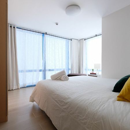 Csuites At Two Central Residences Makati City Exteriér fotografie