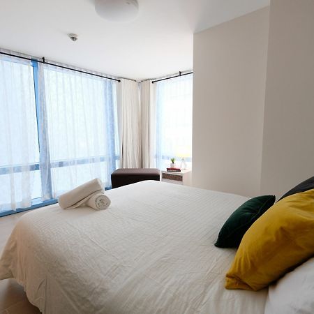 Csuites At Two Central Residences Makati City Exteriér fotografie
