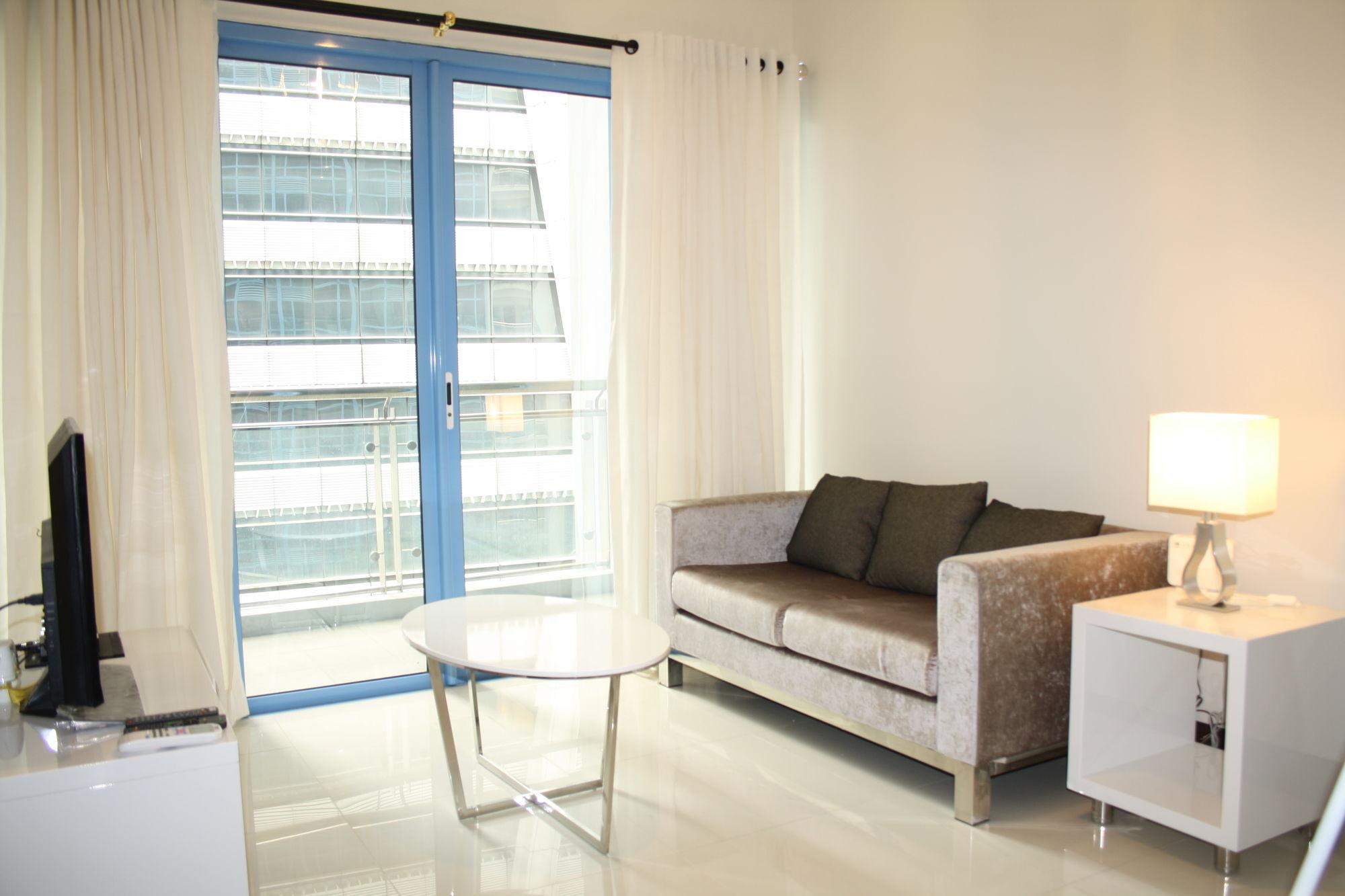 Csuites At Two Central Residences Makati City Exteriér fotografie