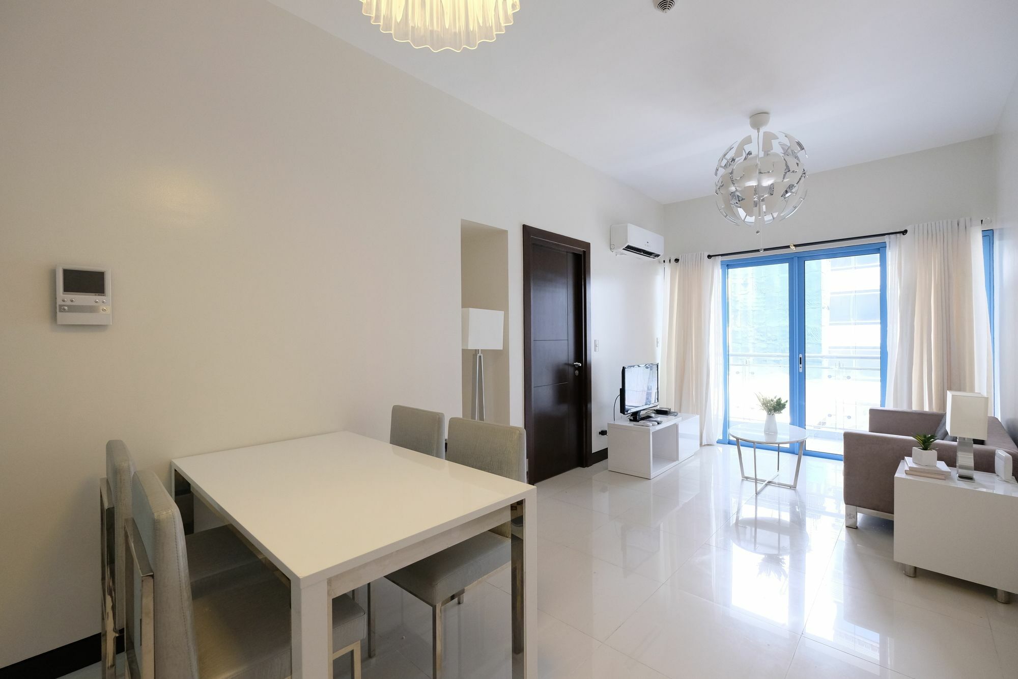 Csuites At Two Central Residences Makati City Exteriér fotografie